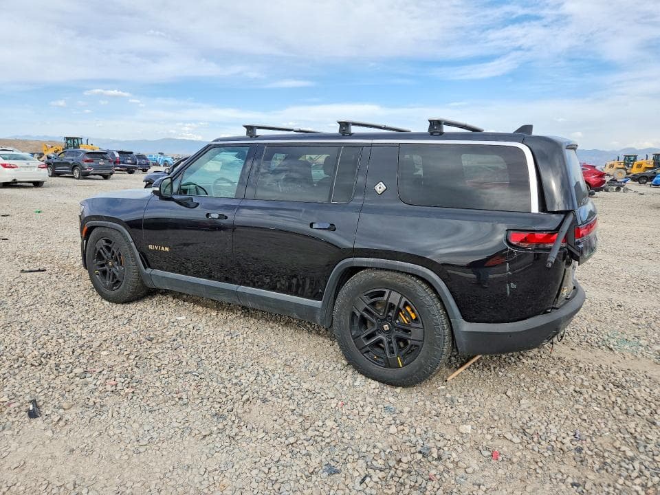 2023 RIVIAN R1S ADVENTURE 2