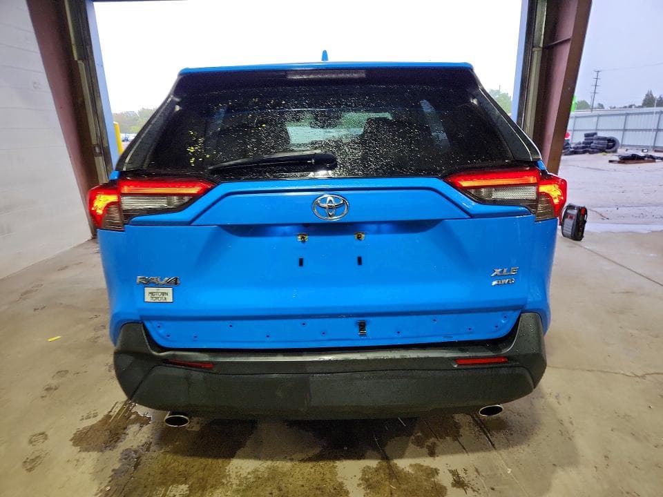 2019 TOYOTA RAV4 XLE 6