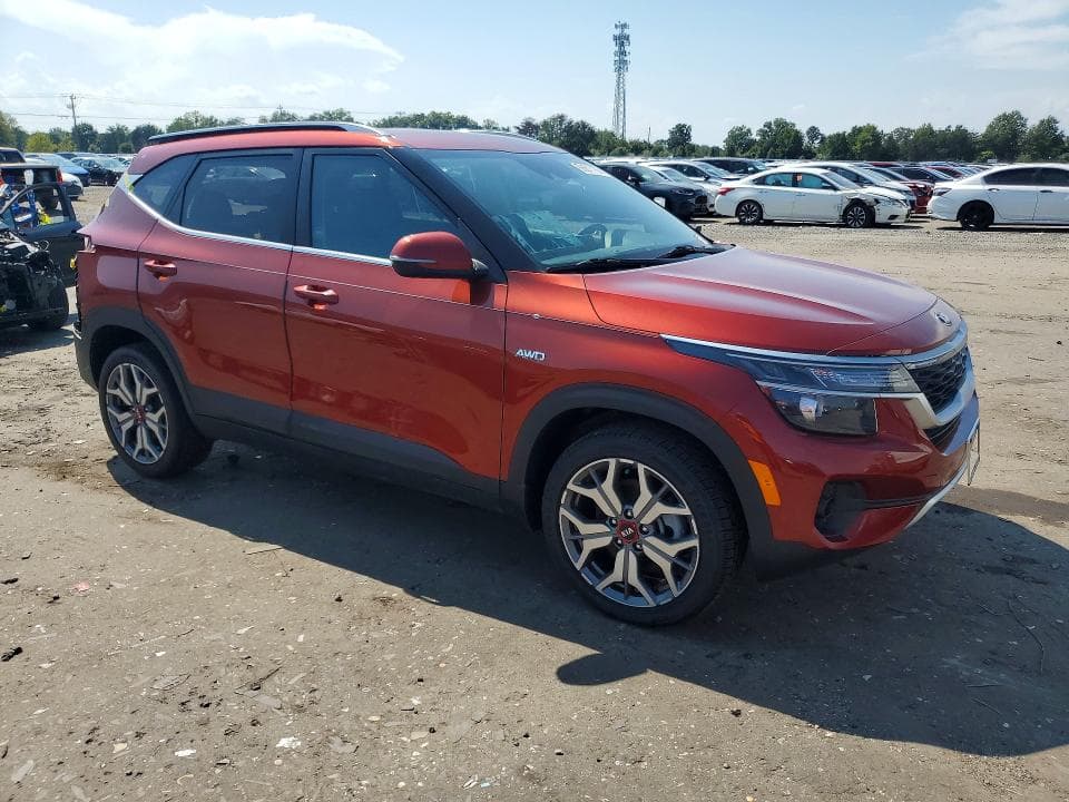2021 KIA SELTOS S 4