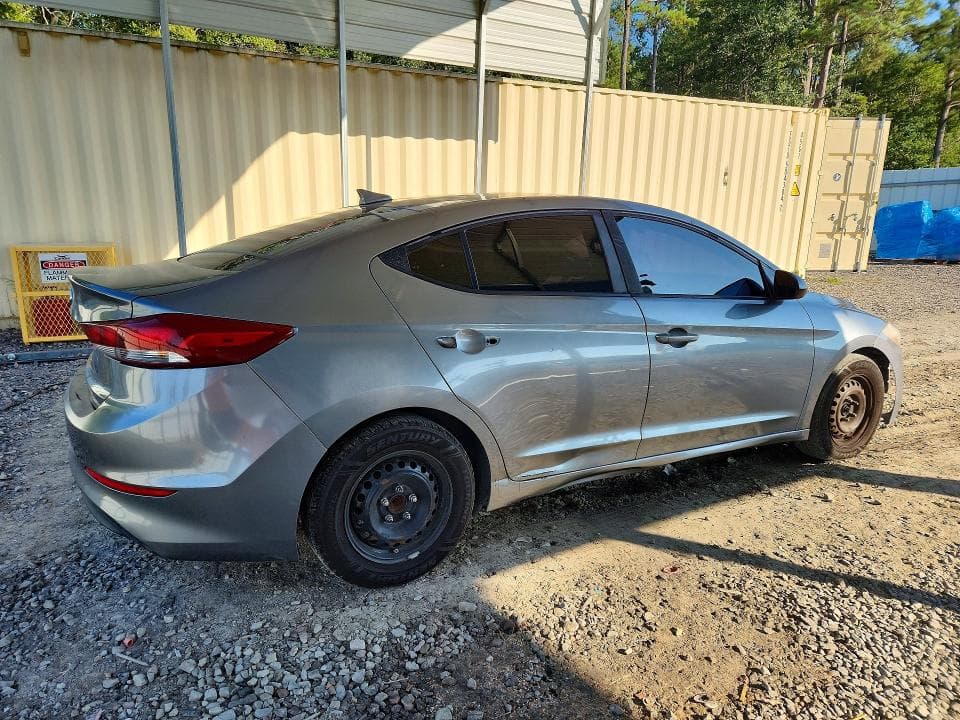 2017 HYUNDAI ELANTRA SE 3