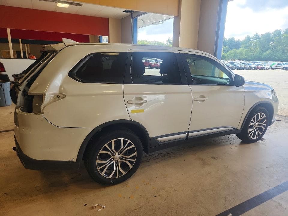 2017 MITSUBISHI OUTLANDER ES 3