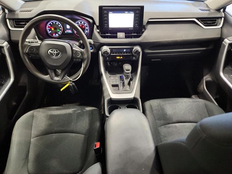 2020 TOYOTA RAV4 XLE 8
