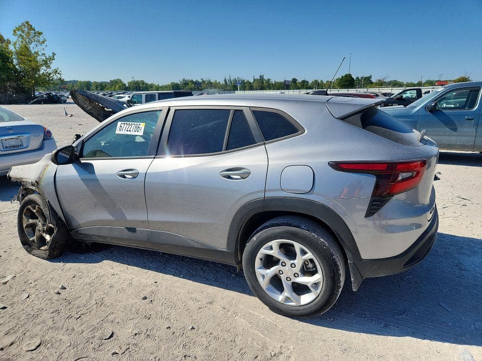 2025 CHEVROLET TRAX LS 2