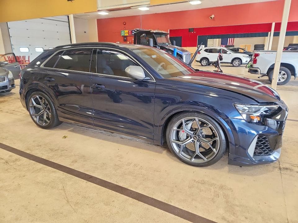 2025 AUDI RS Q8 4