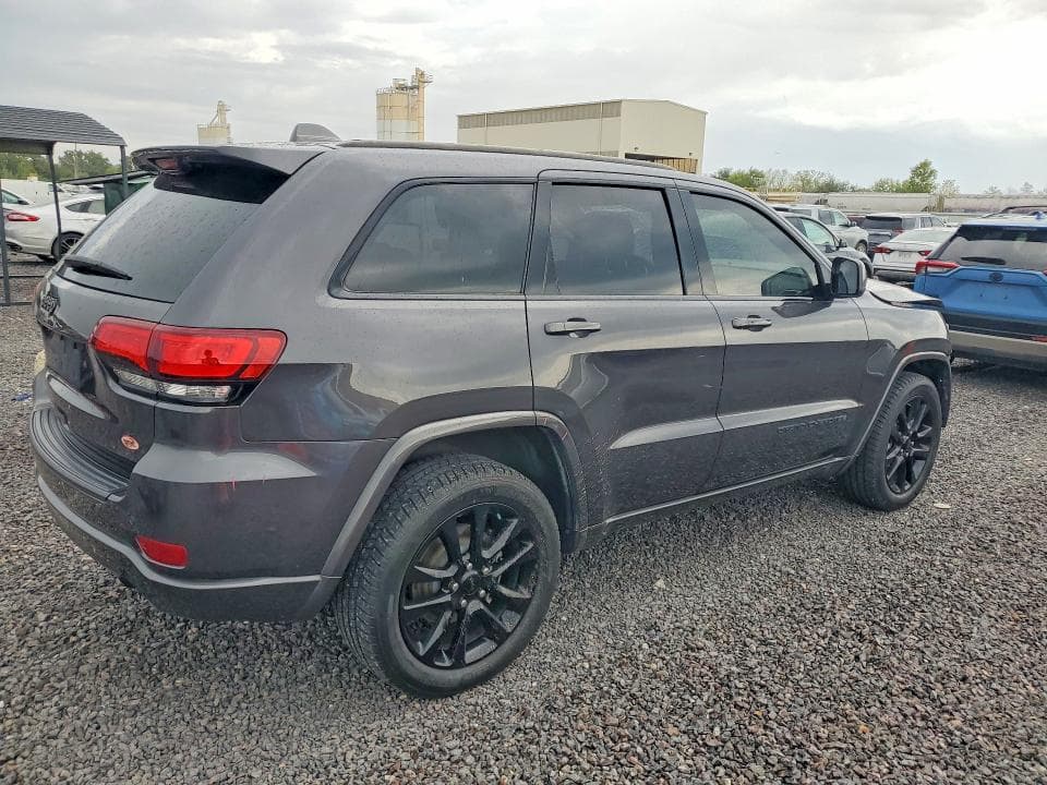 2018 JEEP GRAND CHEROKEE LAREDO 3