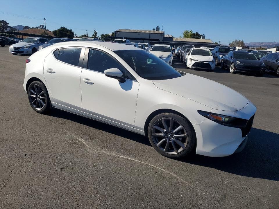 2023 MAZDA 3 SELECT 4