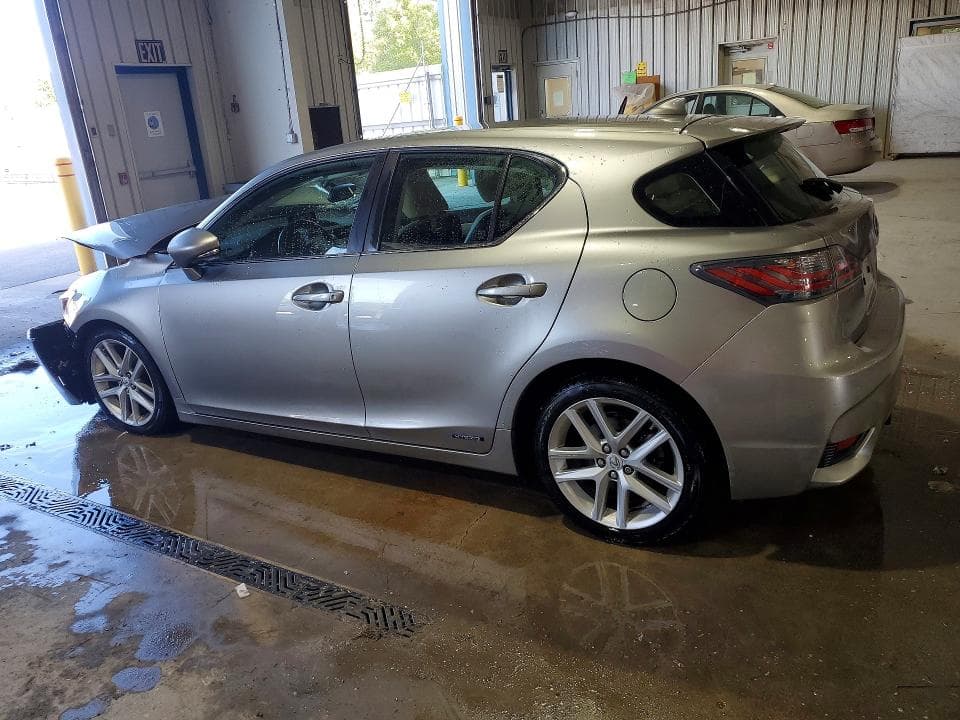 2017 LEXUS CT 200 2