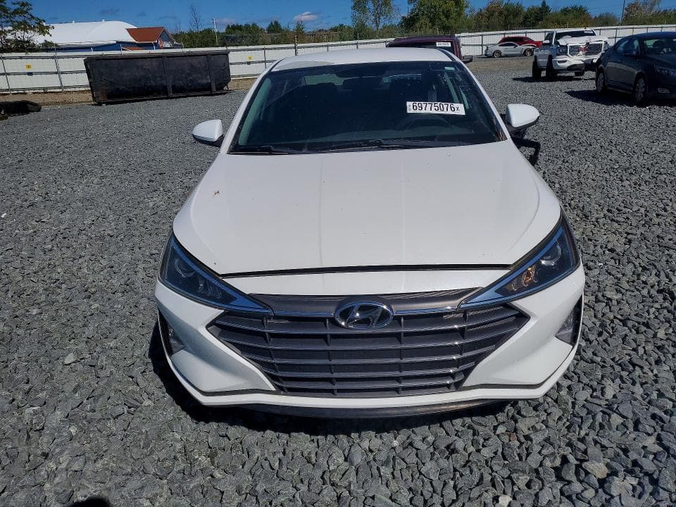 2019 HYUNDAI ELANTRA SE 5