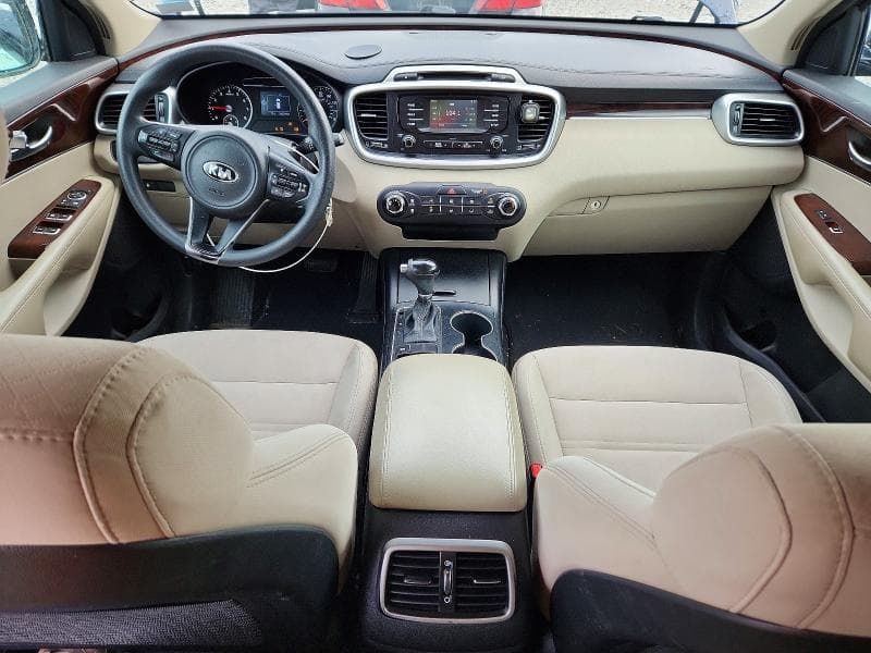 2017 KIA SORENTO LX V6 8