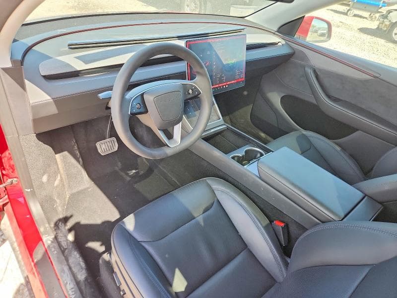 2026 TESLA MODEL Y 8