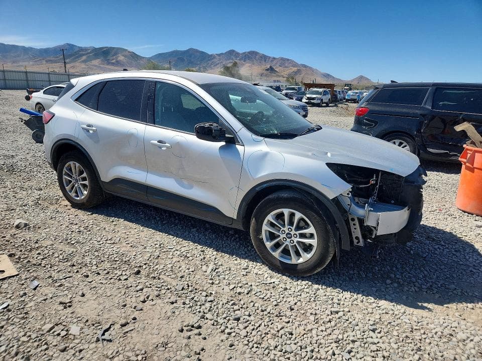 2020 FORD ESCAPE SE 4