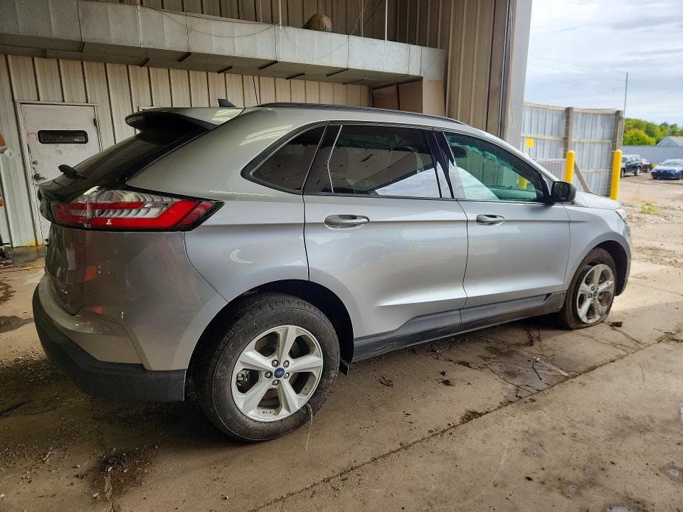 2022 FORD EDGE SE 3