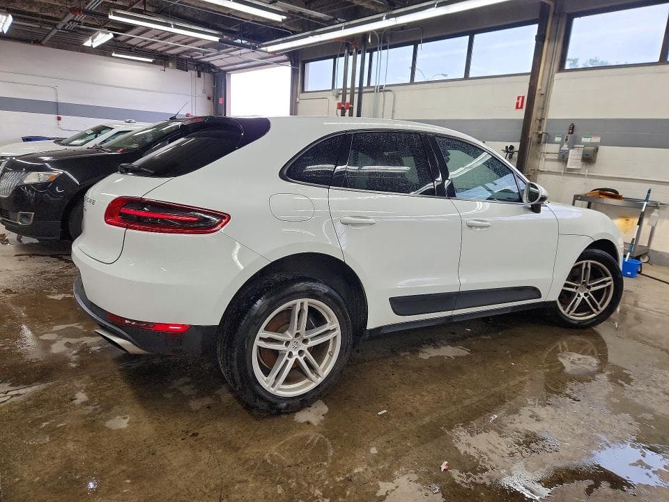 2018 PORSCHE MACAN 3