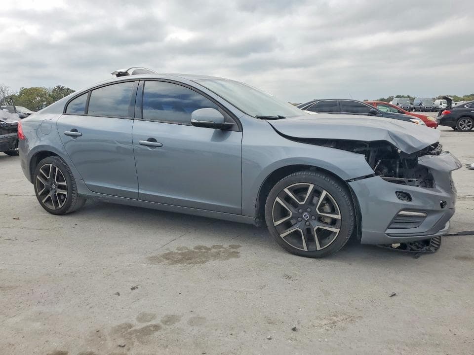 2017 VOLVO S60 4
