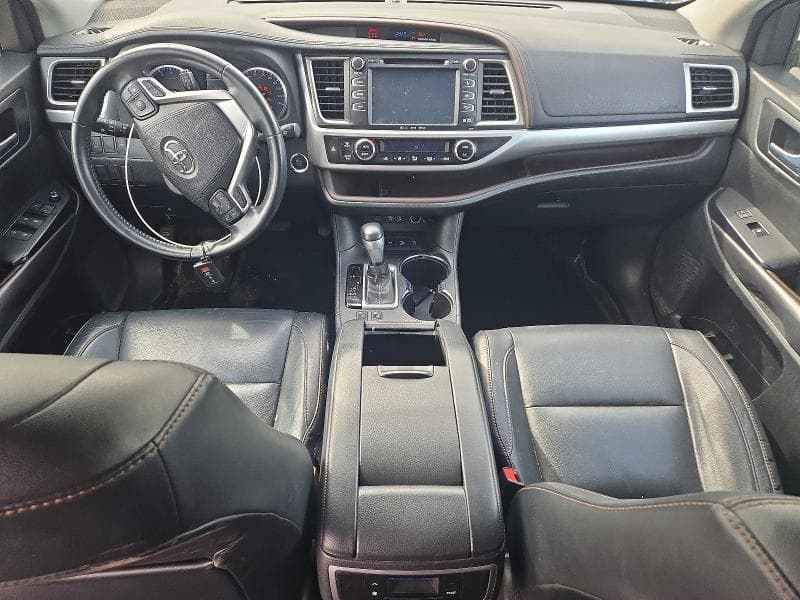 2018 TOYOTA HIGHLANDER XLE 8