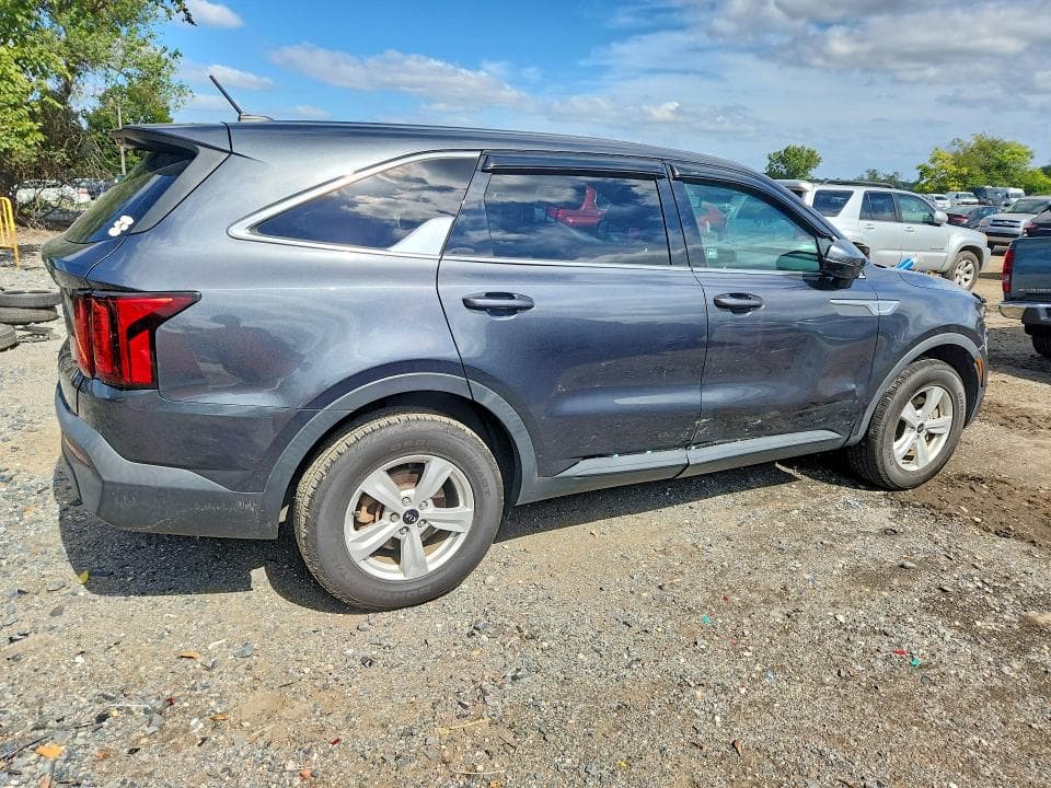 2021 KIA SORENTO LX 3