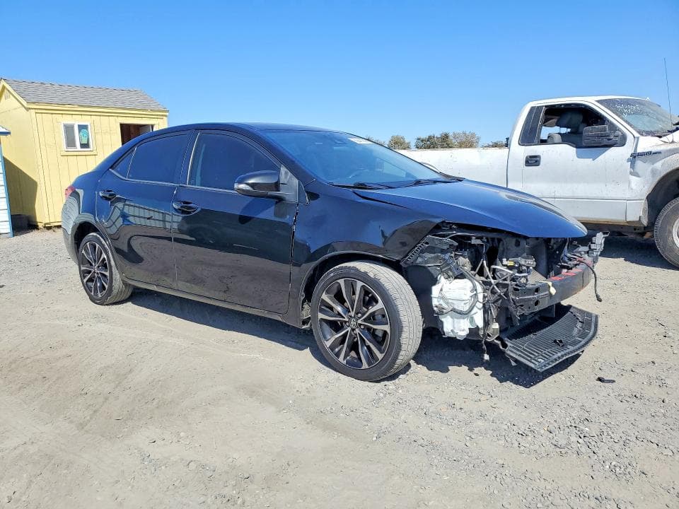 2018 TOYOTA COROLLA SE 4
