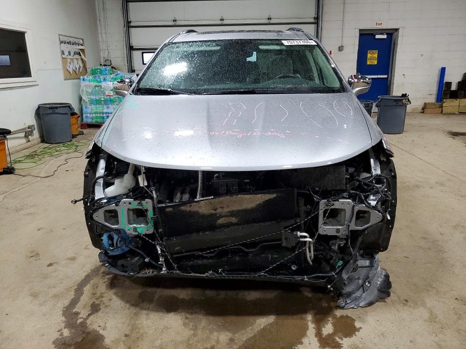 2018 CHRYSLER PACIFICA LIMITED 5