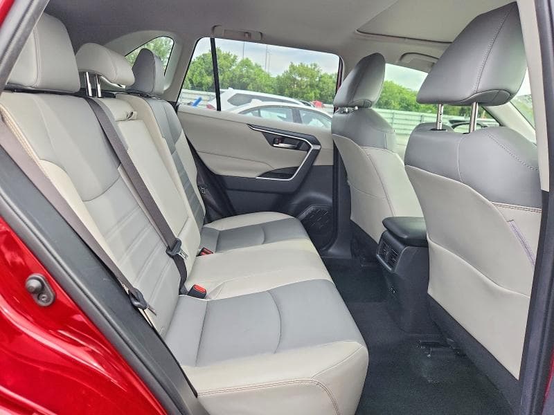 2019 TOYOTA RAV4 XLE PREMIUM 11