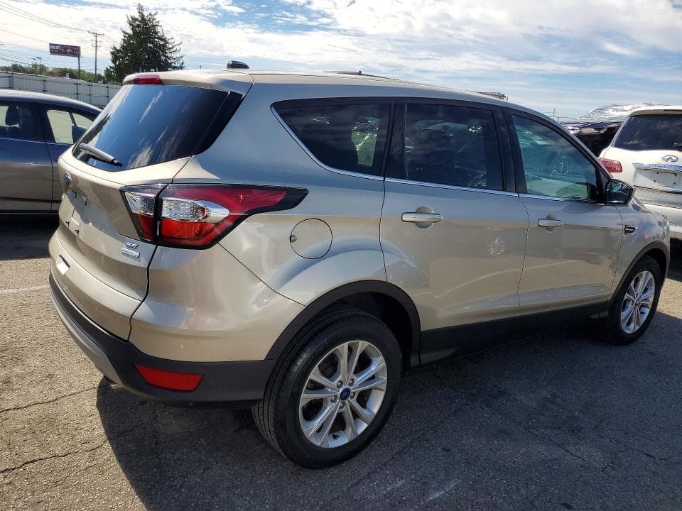 2017 FORD ESCAPE SE 3