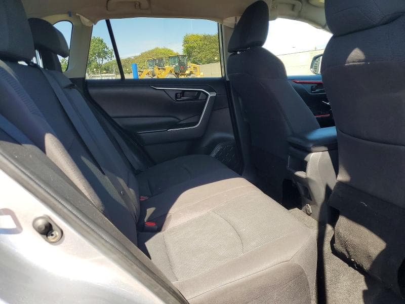 2021 TOYOTA RAV4 LE 11