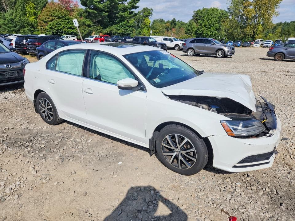 2017 VOLKSWAGEN JETTA SE 4