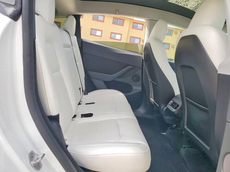 2024 TESLA MODEL Y 10