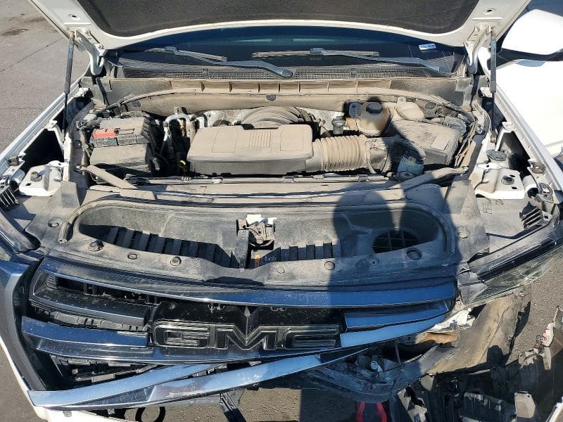 2021 GMC YUKON AT4 12
