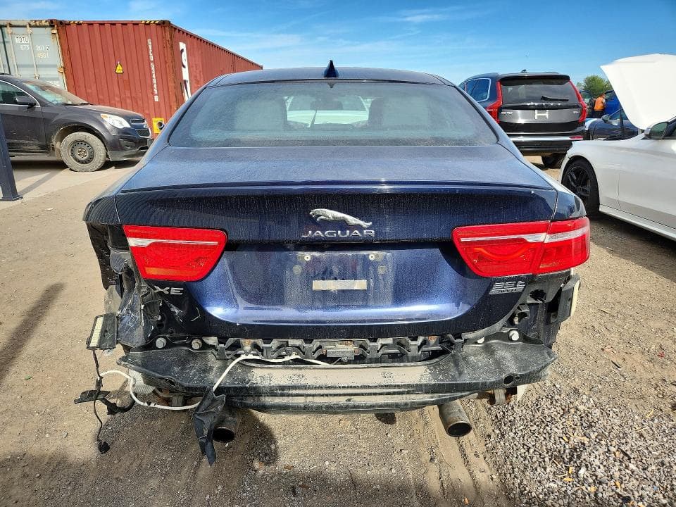 2017 JAGUAR XE R - SPORT 6