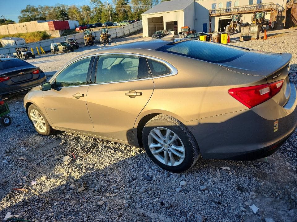 2017 CHEVROLET MALIBU LT 2