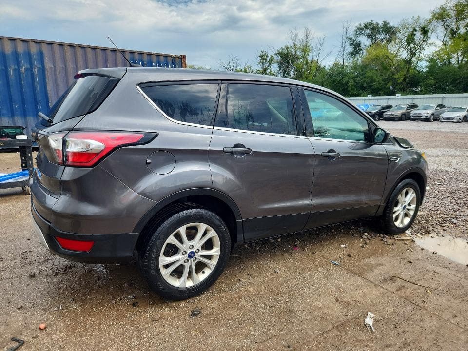 2017 FORD ESCAPE SE 3