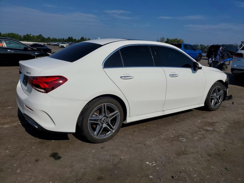2022 MERCEDES-BENZ A 220 4MATIC 3