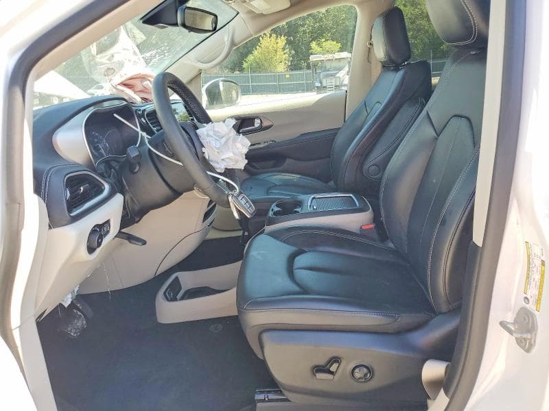 2023 CHRYSLER PACIFICA TOURING L 7