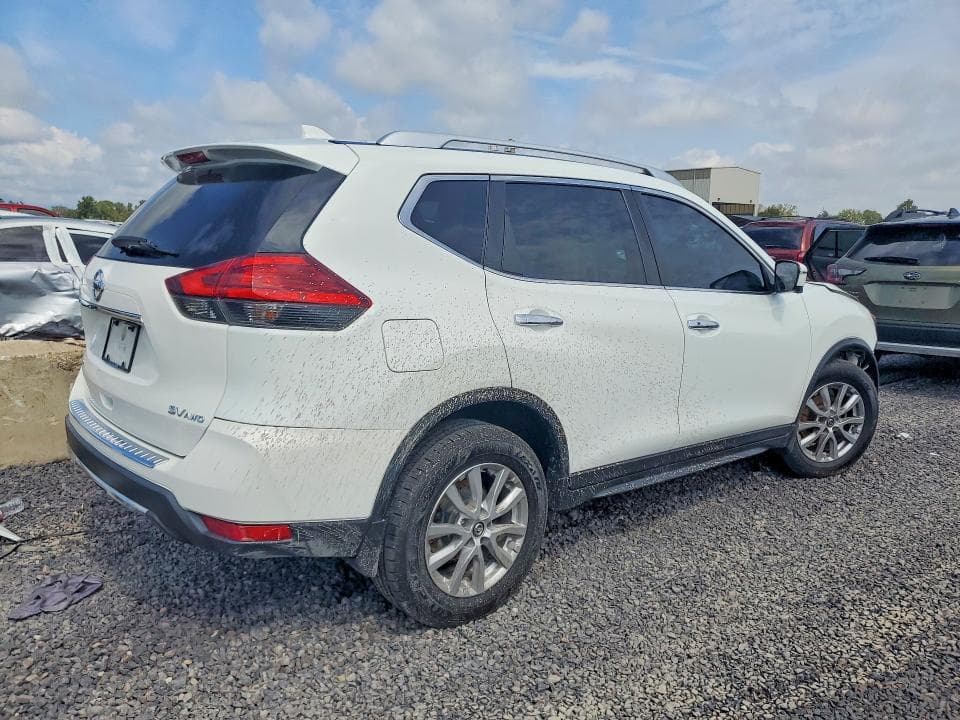 2017 NISSAN ROGUE SV 3