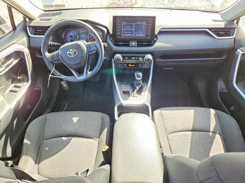 2019 TOYOTA RAV4 XLE 8