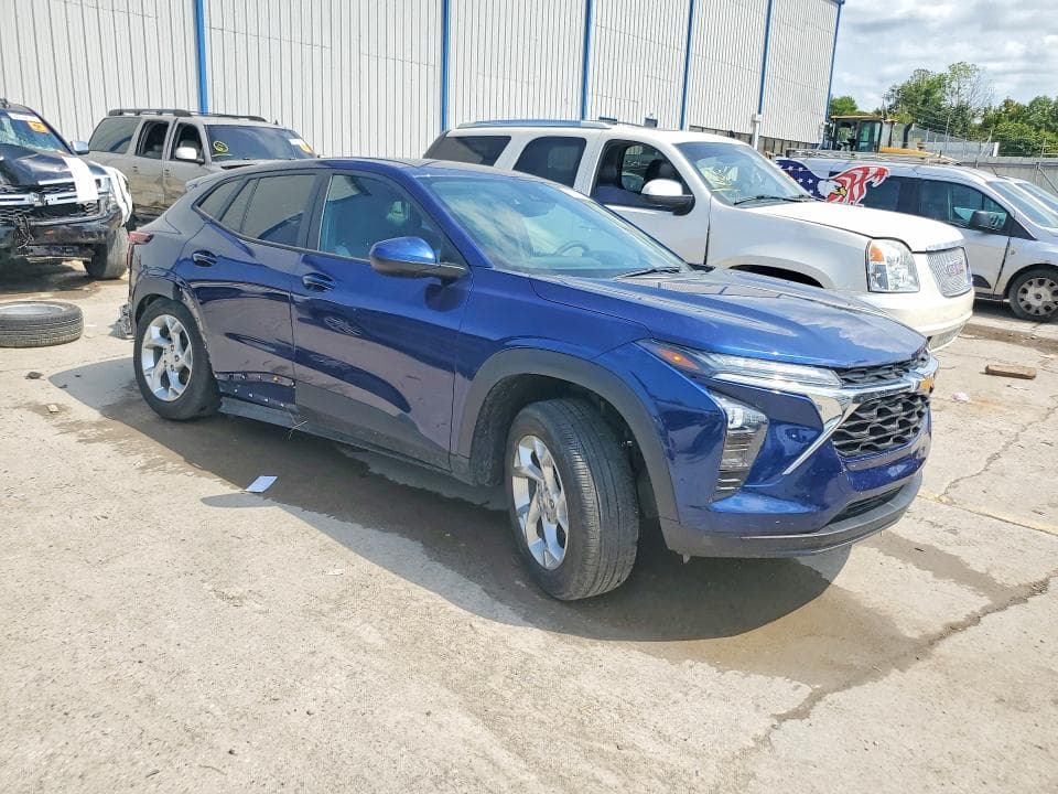2024 CHEVROLET TRAX LS 4