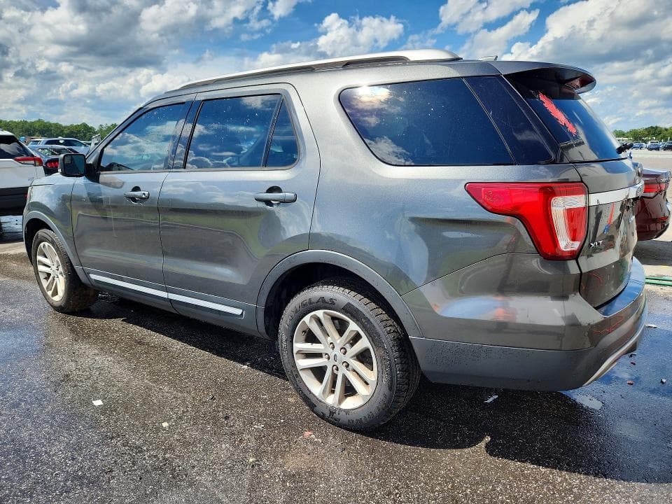 2017 FORD EXPLORER XLT 2