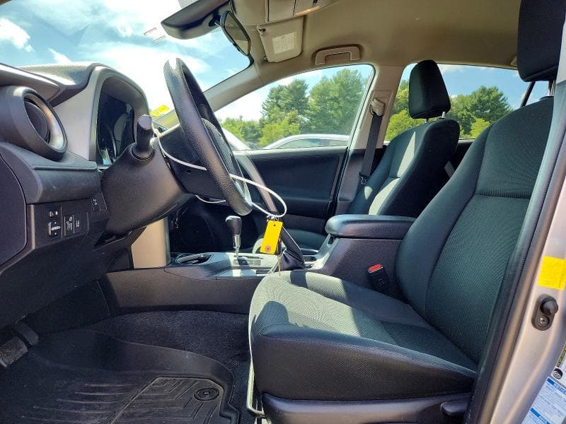 2017 TOYOTA RAV4 LE 7