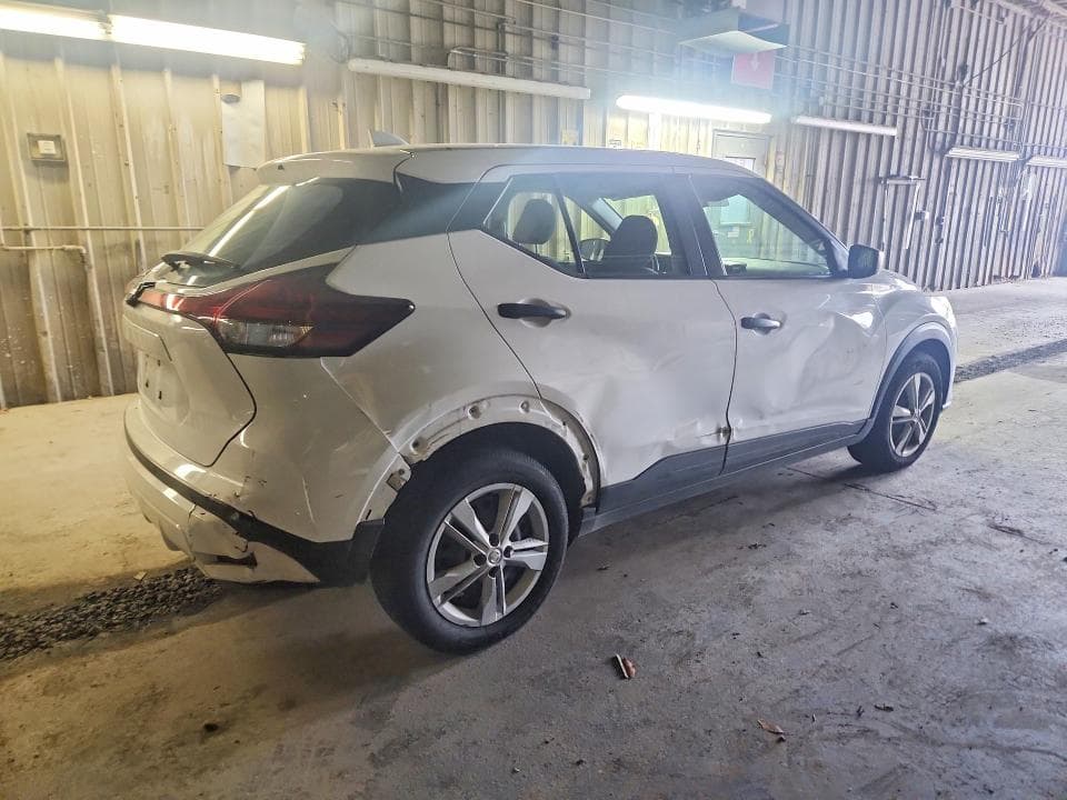 2023 NISSAN KICKS S 3