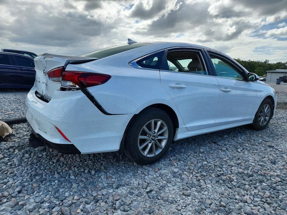 2018 HYUNDAI SONATA SE 3
