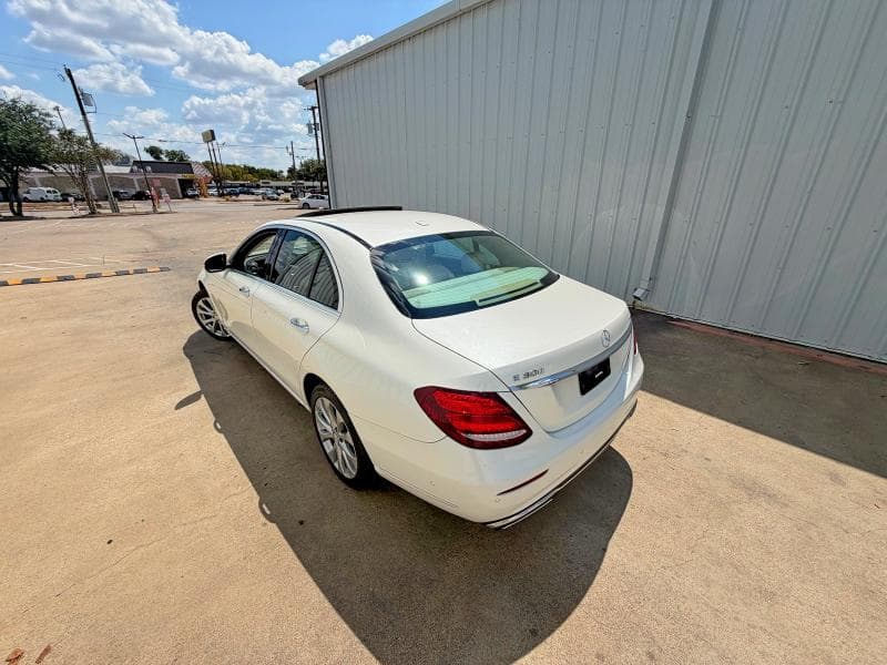 2017 MERCEDES-BENZ E 300 4MATIC 3