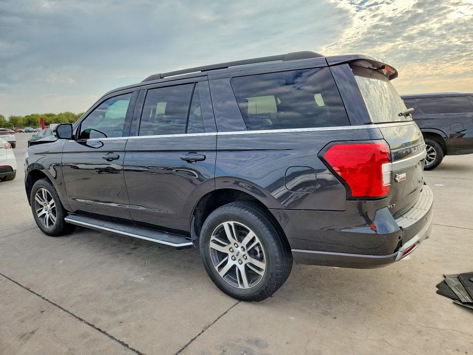 2023 FORD EXPEDITION XLT 2