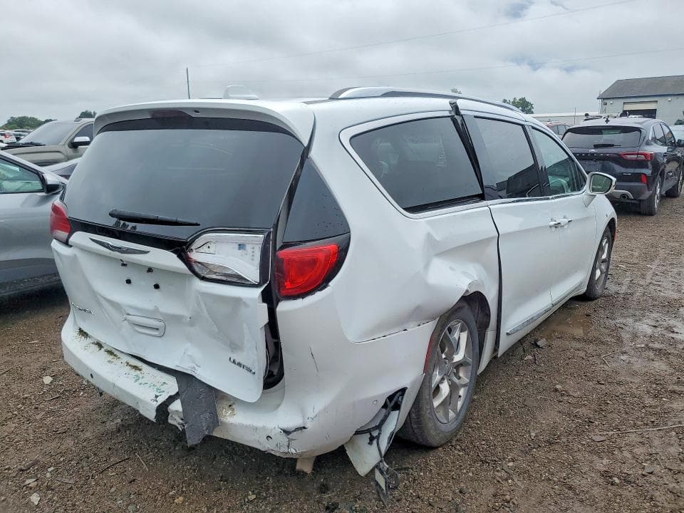 2019 CHRYSLER PACIFICA LIMITED 3