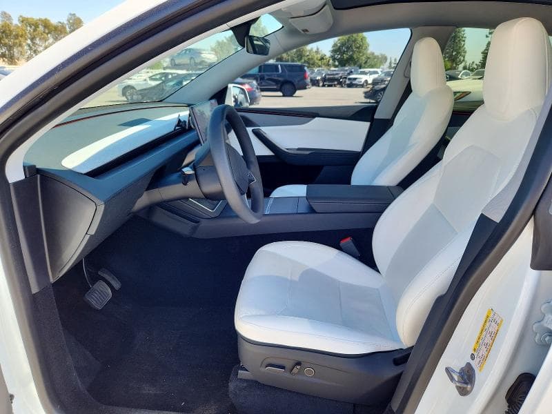 2026 TESLA MODEL Y 7