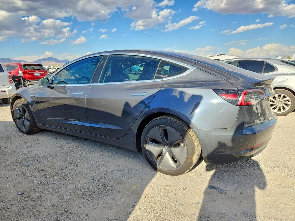 2018 TESLA MODEL 3 2