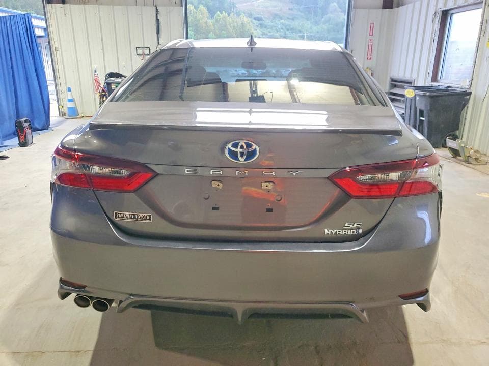 2022 TOYOTA CAMRY HYBRID SE 6