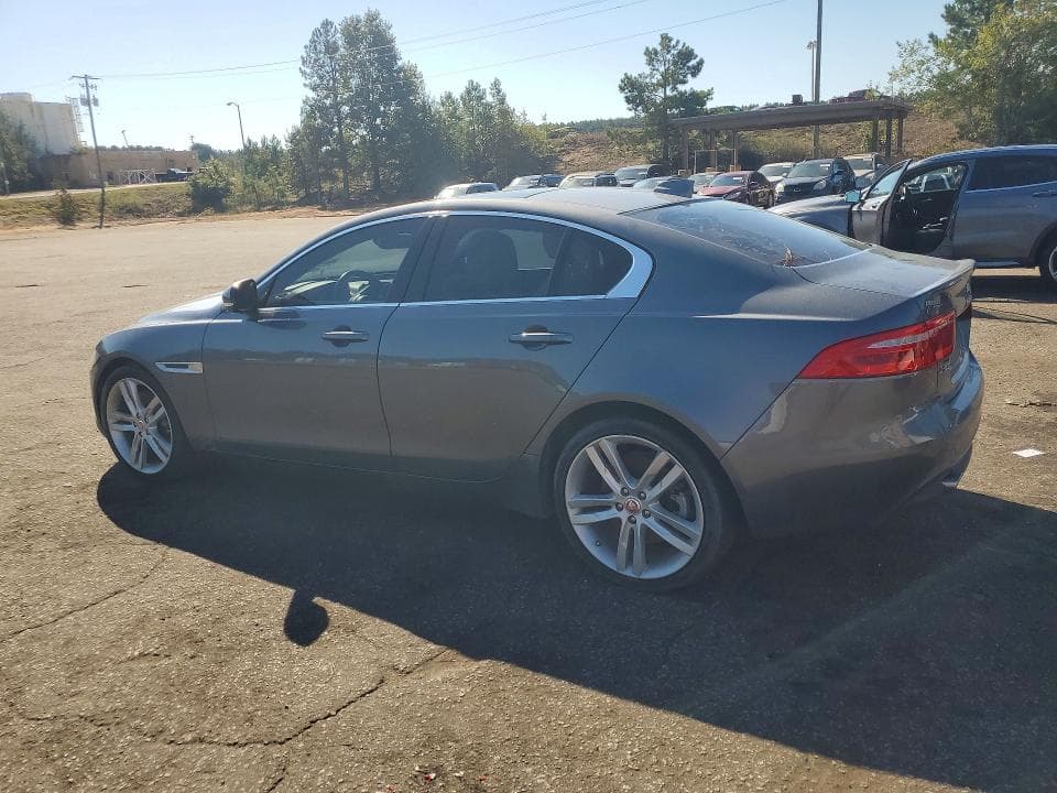 2017 JAGUAR XE PRESTIGE 2