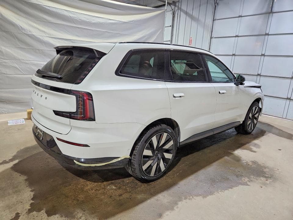 2025 VOLVO EX90 PLUS 3