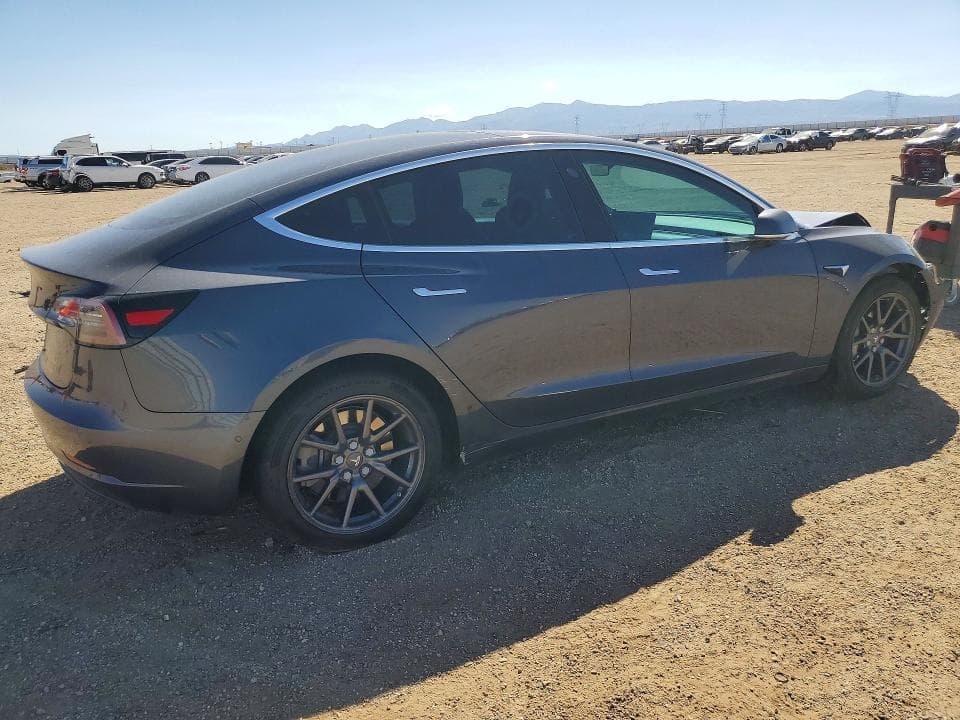 2018 TESLA MODEL 3 3