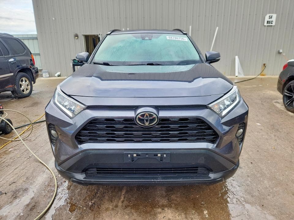 2020 TOYOTA RAV4 XLE 5